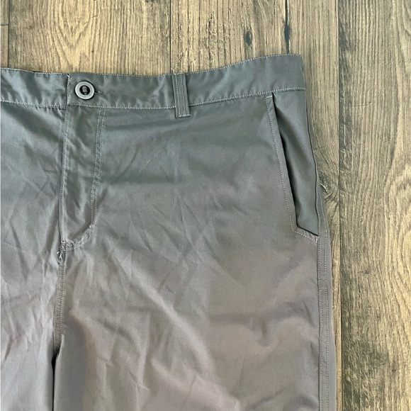 Tunaskin Mens Gray/Charcoal Shoal Hybrid Chino Shorts - Picture 6 of 7